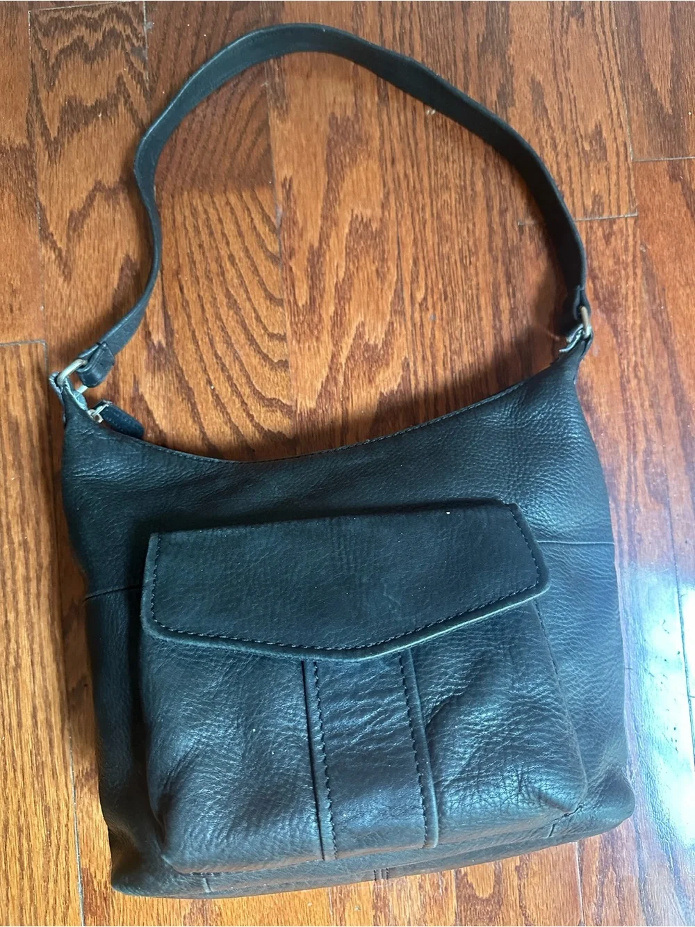 Fossil Classic Black Leather Shoulder Bag - Timeless Everyday Shoulder Bsg